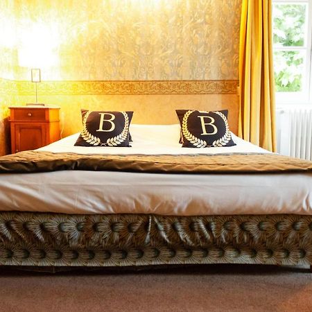 Hotel Le Baron Crémieu Zewnętrze zdjęcie