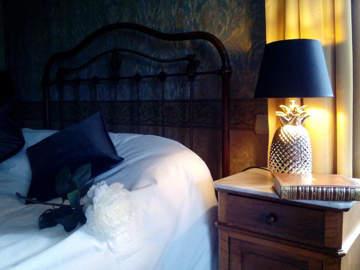 Hotel Le Baron Crémieu Zewnętrze zdjęcie