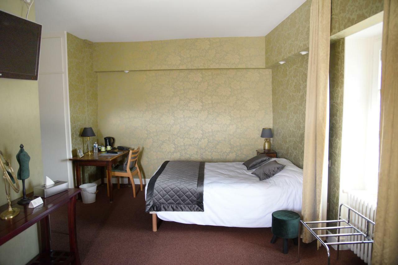 Hotel Le Baron Crémieu Zewnętrze zdjęcie