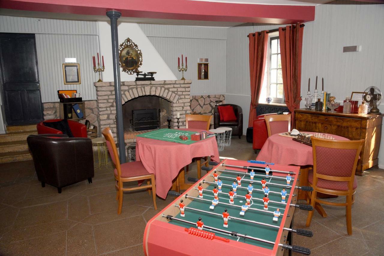 Hotel Le Baron Crémieu Zewnętrze zdjęcie